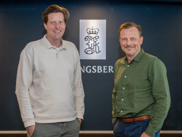 Kongsberg, her representert med Edgar Elden og Bernhard Fog, blir partner i Moss Industri- og næringsforening
